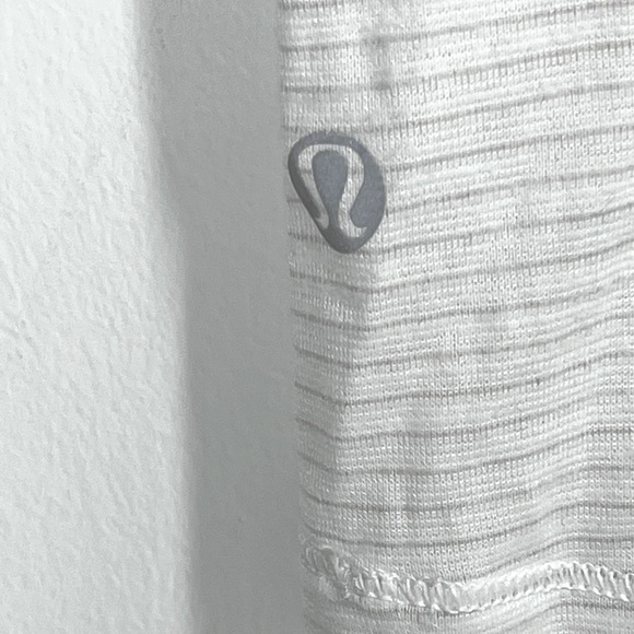 Lululemon Lightweight Mesh Short Sleeve 6 White NWOT - Picture 14 of 15